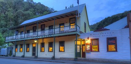 Star Hotel - Walhalla - VIC (PB5D 00 11090)